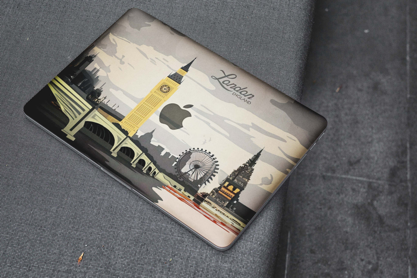 Tranzy LONDON STREETS Matte Membrane Laptop Skin